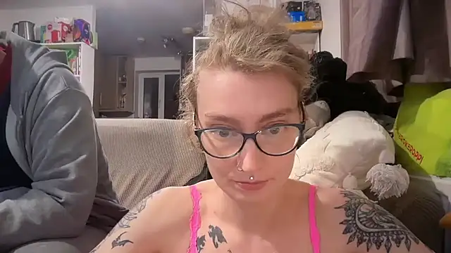 harleyblair online show from May 2026 10:03:01 PM