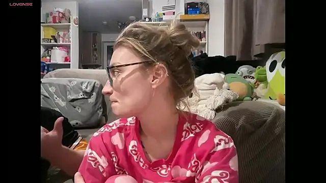 harleyblair online show from February 2026 11:04:01 PM