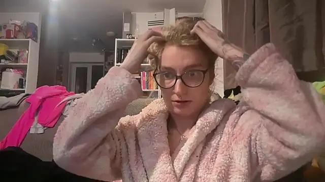 harleyblair online show from May 2026 10:18:01 PM
