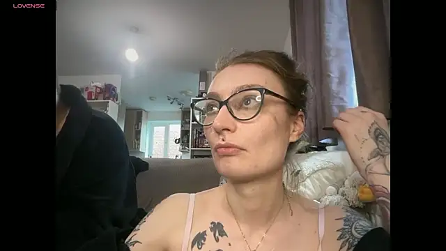 harleyblair online show from April 2026 05:47:01 PM