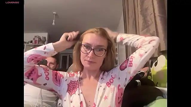 harleyblair online show from November 2025 11:30:01 PM