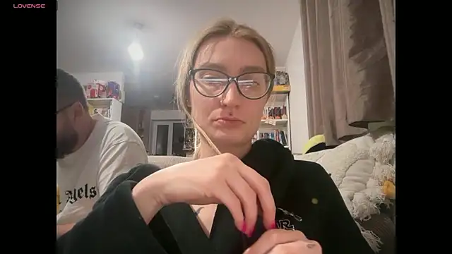 harleyblair online show from April 2026 10:05:02 PM