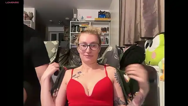 harleyblair online show from November 2025 11:16:01 PM