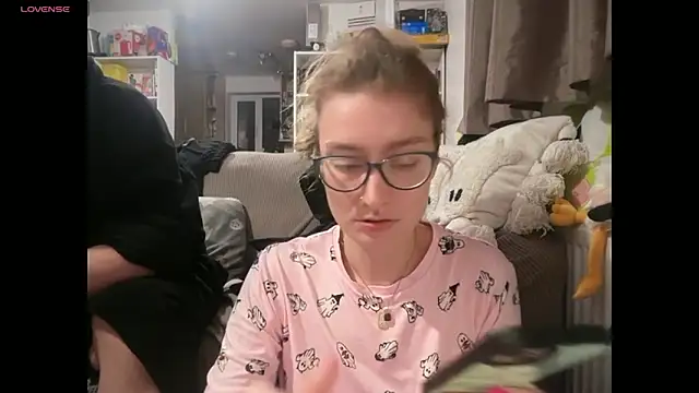 harleyblair online show from April 2026 10:01:02 PM