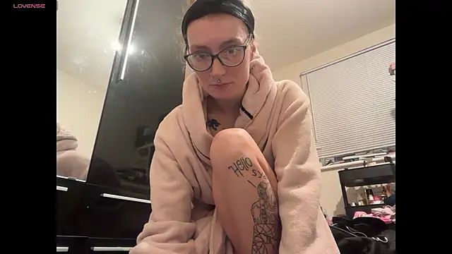 harleyblair online show from November 2025 07:02:02 PM