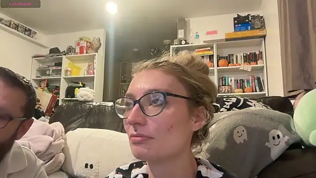 harleyblair online show from December 2025 11:30:01 PM