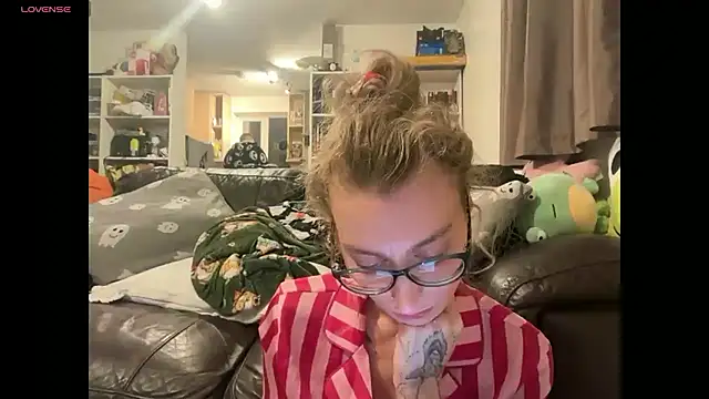 harleyblair online show from November 2025 11:16:01 PM