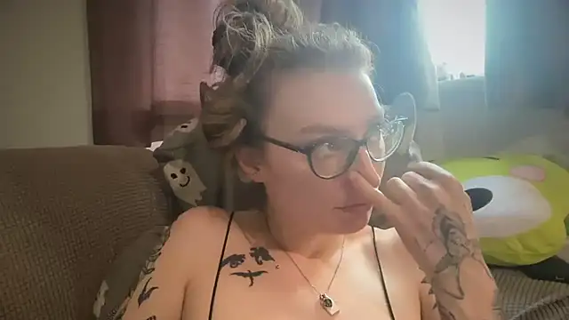 harleyblair online show from July 2026 06:15:02 PM