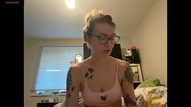 harleyblair online show from February 2026 03:55:01 PM