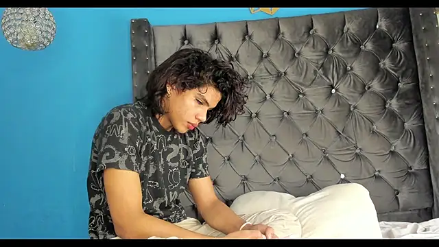 Snapshot of bxby_dolls chatting on October 2025 03:41:02 AM bxby dolls online show from October 2025 03:41:02 AM