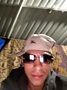 Tussi-amor online show from October 2025 05:44:01 AM