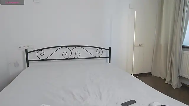 AlexsisFaee online show from April 2026 07:14:01 AM