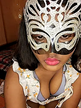 Snapshot of RAYI_Queen_7 chatting on October 2025 06:37:01 PM RAYI Queen 7 online show from October 2025 06:37:01 PM