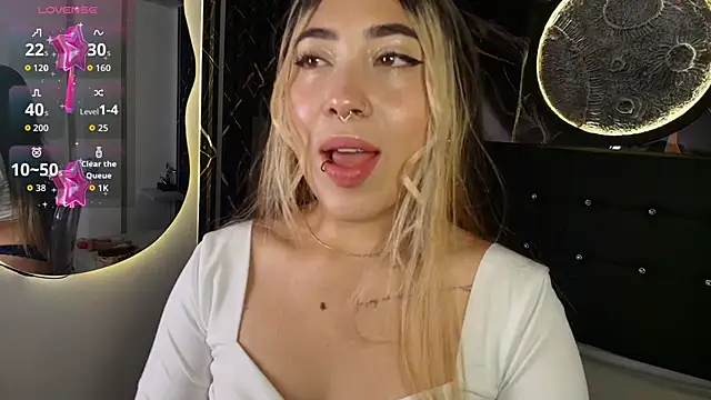  ManuVeelez online show from November 2025 06:12:02 AM