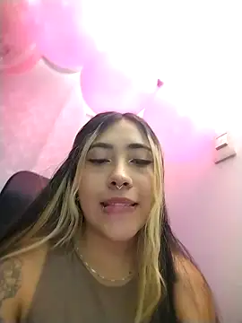  ManuVeelez online show from November 2025 06:46:01 AM