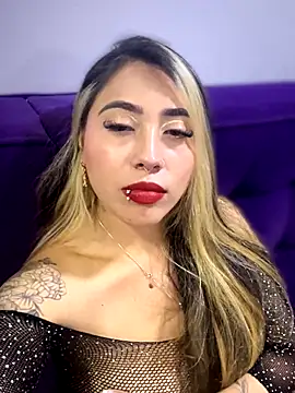  ManuVeelez online show from November 2025 05:23:01 AM