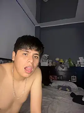 Snapshot of Kailertwink chatting on May 2026 12:42:02 AM Kailertwink online show from May 2026 12:42:02 AM