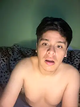Snapshot of Kailertwink chatting on May 2026 01:49:02 AM Kailertwink online show from May 2026 01:49:02 AM