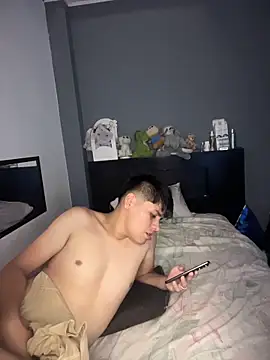 Kailertwink online show from March 2026 01:40:01 AM