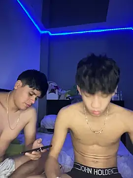 Snapshot of Kailertwink chatting on June 2026 01:11:02 AM Kailertwink online show from June 2026 01:11:02 AM