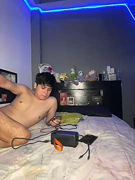 Snapshot of Kailertwink chatting on July 2026 03:35:02 AM Kailertwink online show from July 2026 03:35:02 AM