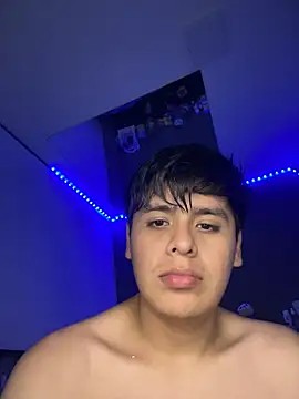 Snapshot of Kailertwink chatting on April 2026 02:40:02 AM Kailertwink online show from April 2026 02:40:02 AM