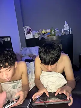 Snapshot of Kailertwink chatting on May 2026 04:18:02 AM Kailertwink online show from May 2026 04:18:02 AM
