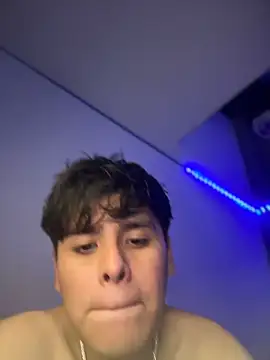 Kailertwink online show from February 2026 11:23:02 PM