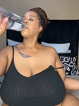 THICKBUNNYCHICKxxx online show from April 2026 08:26:02 PM