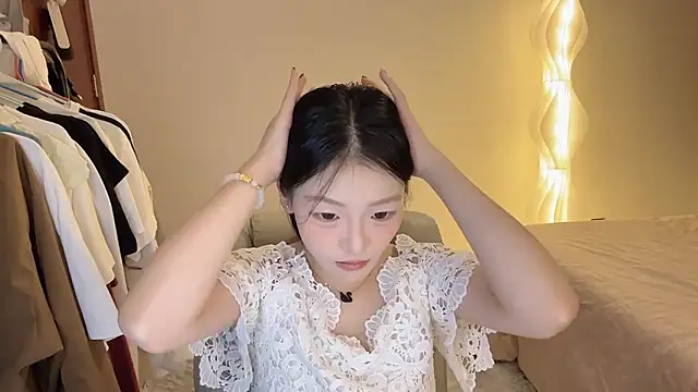 Robin-o3 online show from November 2025 03:34:02 PM