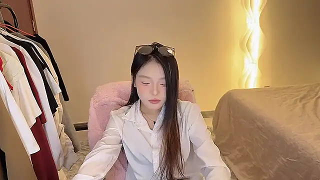 Robin-o3 online show from November 2025 02:10:01 PM