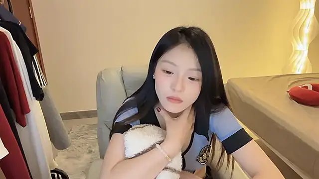 Robin-o3 online show from December 2025 08:04:02 PM