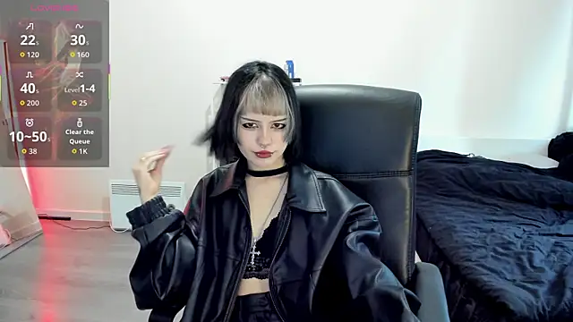 LiyaLuna online show from October 2025 10:49:02 AM