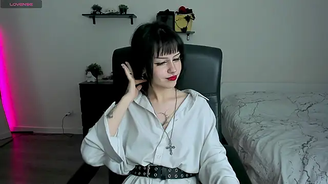 LiyaLuna online show from February 2026 12:07:01 PM