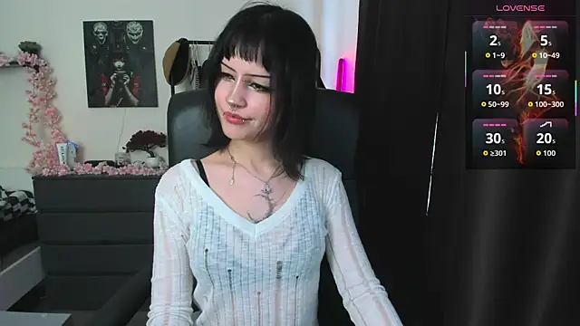 LiyaLuna online show from May 2026 02:37:02 PM