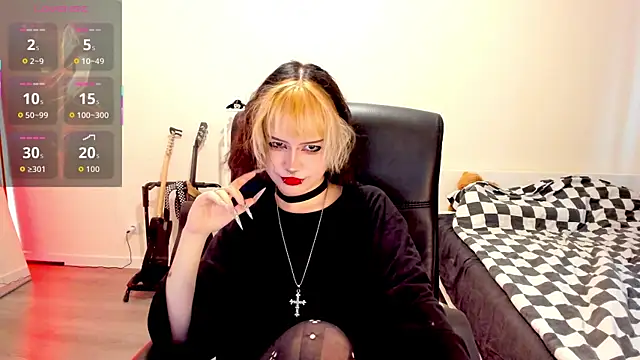 LiyaLuna online show from November 2025 11:47:01 AM