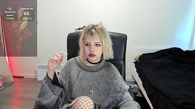 LiyaLuna online show from October 2025 10:39:01 AM