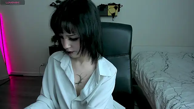 LiyaLuna online show from February 2026 01:11:02 PM