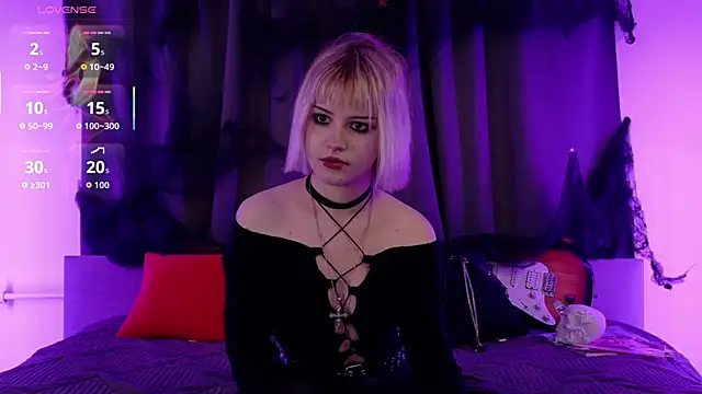 LiyaLuna online show from September 2025 01:40:01 PM