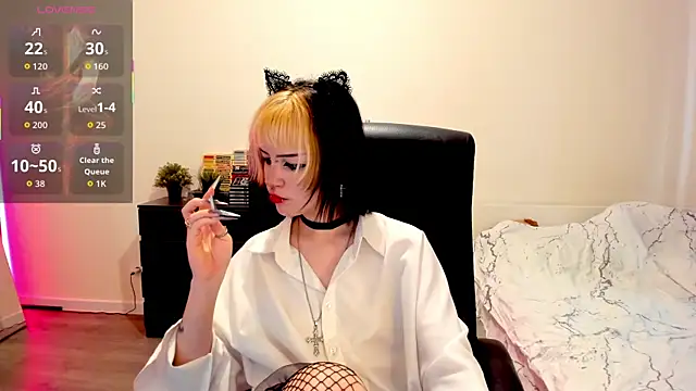 LiyaLuna online show from November 2025 12:31:01 PM