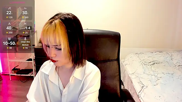 LiyaLuna online show from December 2025 12:15:01 PM