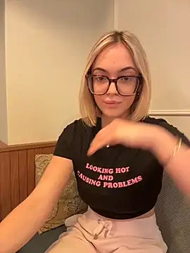 zoeypink online show from February 2026 07:41:01 AM