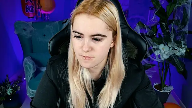 Stef Nicks online show from October 2025 05:19:02 AM