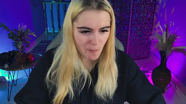 Stef Nicks online show from October 2025 06:25:01 AM