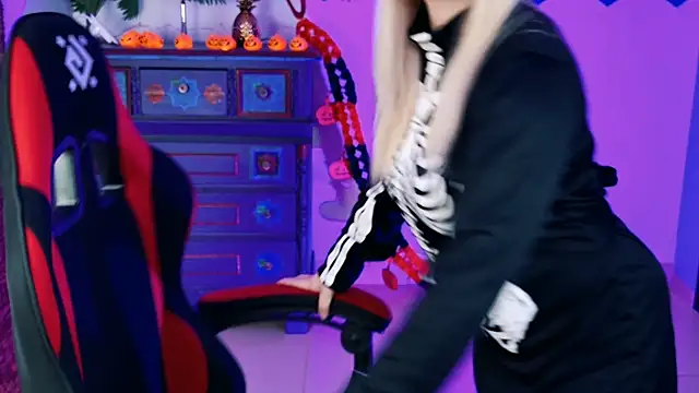 Stef Nicks online show from October 2025 09:07:01 AM