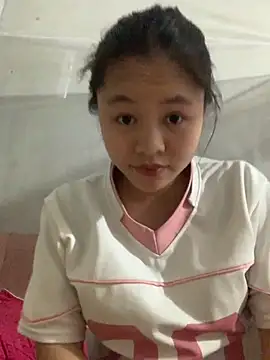 Snapshot of NhuFox chatting on November 2025 12:20:01 PM NhuFox online show from November 2025 12:20:01 PM