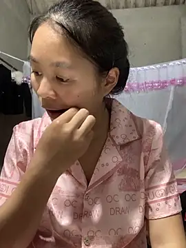 Snapshot of NhuFox chatting on September 2025 01:13:01 PM NhuFox online show from September 2025 01:13:01 PM