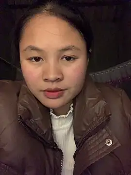 Snapshot of NhuFox chatting on December 2025 01:01:02 PM NhuFox online show from December 2025 01:01:02 PM