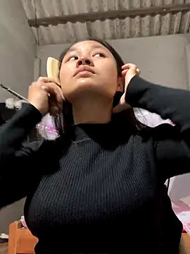 Snapshot of NhuFox chatting on November 2025 01:33:01 AM NhuFox online show from November 2025 01:33:01 AM