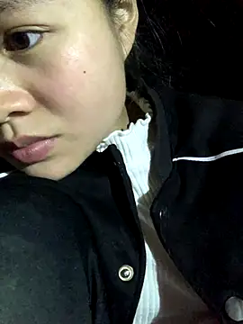 Snapshot of NhuFox chatting on November 2025 12:48:02 PM NhuFox online show from November 2025 12:48:02 PM